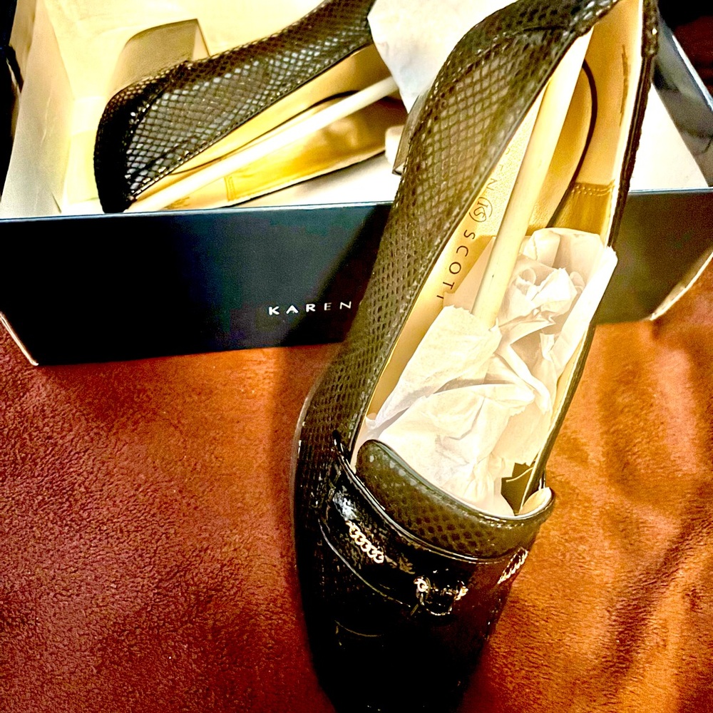 KRIISTIIN by Karen Scott-Brand New, Black Size 9, Slip-On Loafer with 2” Heel